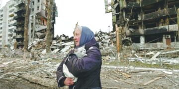 أوكرانيا تكافح لاستعادة الطاقة الكهربائية بعد هجمات روسية