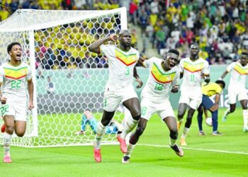 Captain Koulibaly sends Senegal into last 16