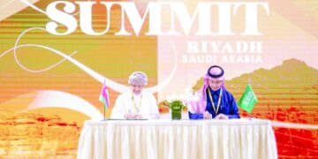 توقيع مذكرة تفاهم في مجال التعاون السياحي بين سلطنة عمان والسعودية