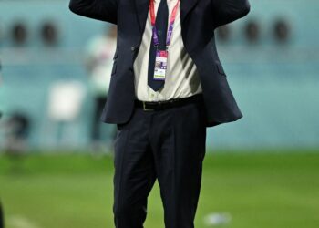 مدرب الإكوادور: نشعر بألم كبير بعد الخروج من المونديال