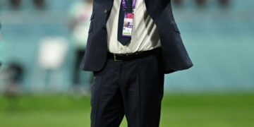 مدرب الإكوادور: نشعر بألم كبير بعد الخروج من المونديال