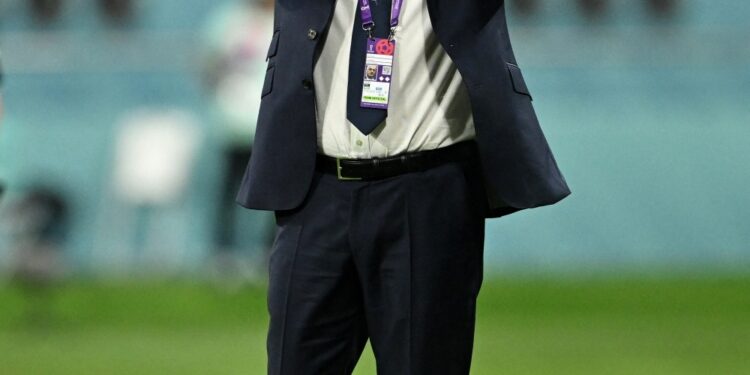 مدرب الإكوادور: نشعر بألم كبير بعد الخروج من المونديال 1 مدرب الإكوادور: نشعر بألم كبير بعد الخروج من المونديال