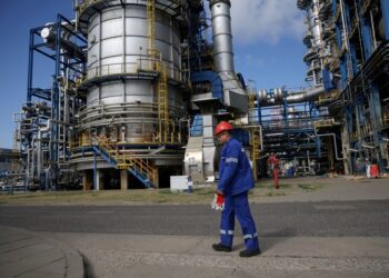 أسعار النفط تواصل ارتفاعها لليوم الثالث على التوالي