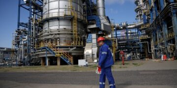 أسعار النفط تواصل ارتفاعها لليوم الثالث على التوالي