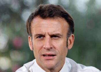 الرئيس الفرنسي إيمانويل ماكرون يُشيد بدولة قطر