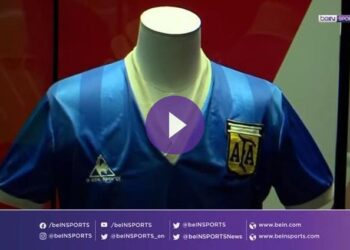 قميص مارادونا يُعرض في متحف قطر الأولمبي والرياضي في الدوحة
