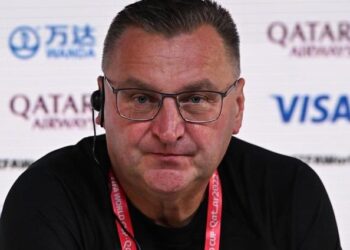 مدرب بولندا: “يتعين علينا محاصرة ميسي”