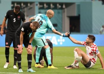 فيفا يُحقق بهتافات من مشجعي كرواتيا