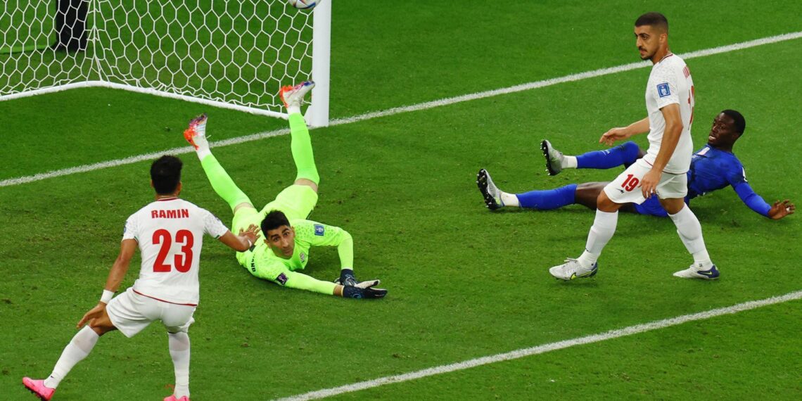 منتخب أميركا يبلغ ثمن النهائي بعد تجاوز منتخب إيران