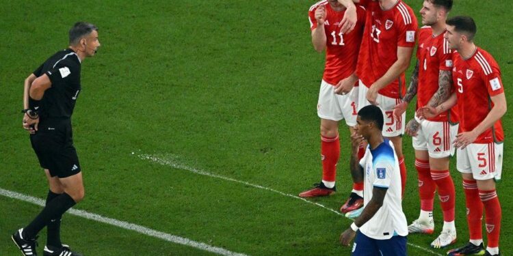 المنتخب الإنكليزي يتأهل إلى ثمن النهائي متصدراً للمجموعة الثانية