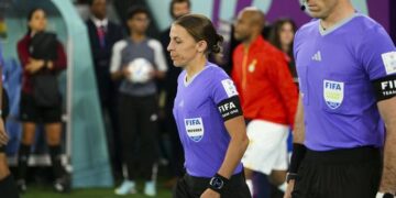 الفرنسية فرابار أول حكمة تقود مباراة في كأس العالم