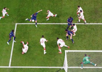 تونس تحقق فوزاً تاريخياً على فرنسا وتخرج من دور المجموعات