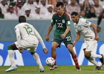 المكسيك تتفوق على السعودية وتودع كأس العالم معها