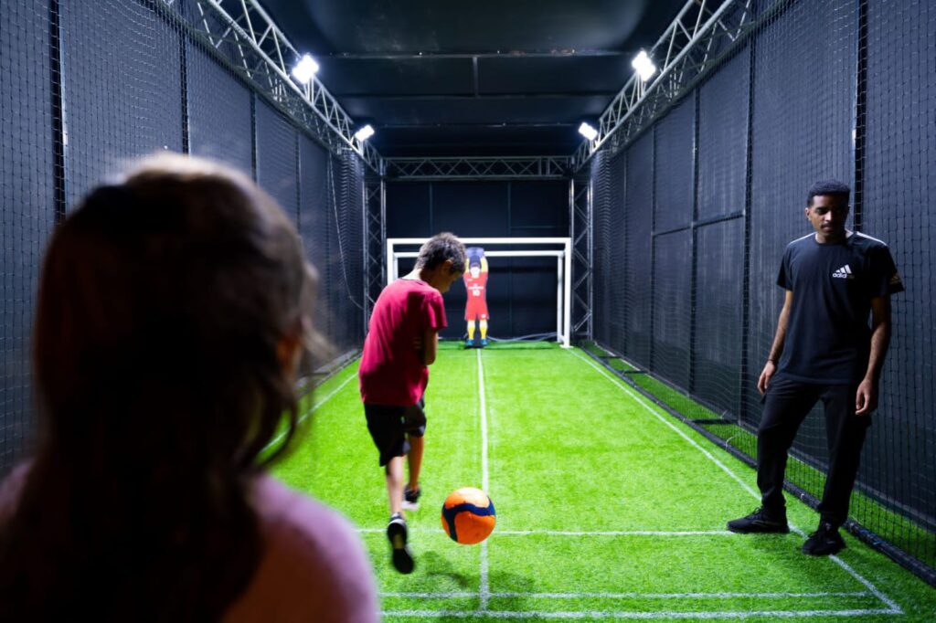 قرية فودافون الترفيهية في الموج مسقط تُحيي حملة "كلنا نشجع" 3 51D688C1 698A 415D 9F68 76A7614C8C16