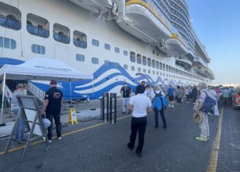 ميناء صلالة يستقبل سفينة سياحية إيطالية على متنها أكثر من 4500 سائحٍ