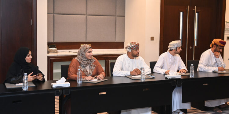 فريق التواصل لبرنامج سلطنة عُمان المصاحب للمونديال يعقد لقاءً إعلاميًّا