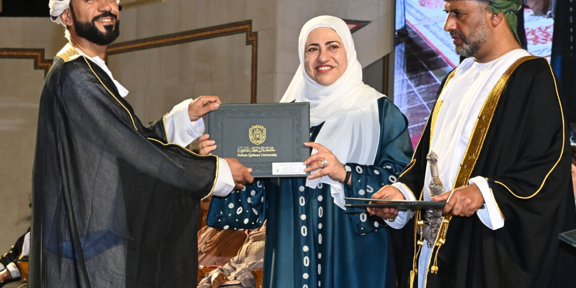 جامعة السُّلطان قابوس تحتفل بتخريج الدفعة الـ 33 من الكليات العلمية