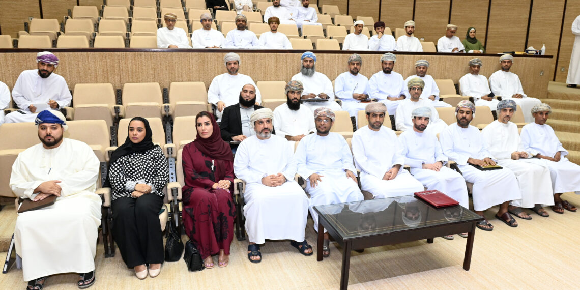 بدء اللقاءات التعريفية للمرشّحين لعضوية مجلس إدارة غرفة تجارة وصناعة عُمان 1 بدء اللقاءات التعريفية للمرشّحين لعضوية مجلس إدارة غرفة تجارة وصناعة عُمان