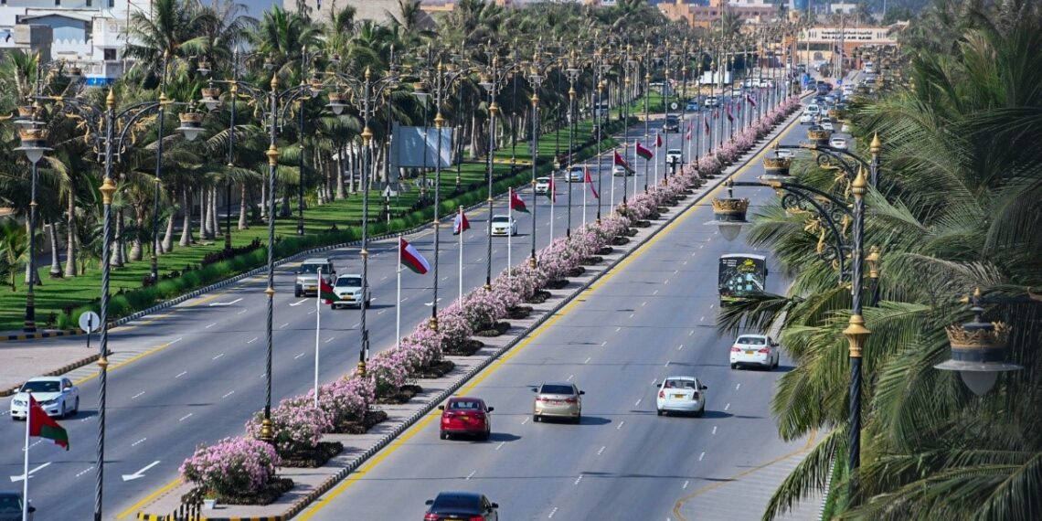 محافظة ظفار تتزين لاستقبال العيد الوطني الـ52