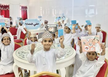 “اللجنة العُمانية لحقوق الإنسان” تُنفذ برنامجًا توعويًّا لطلبة المدارس في جنوب الباطنة