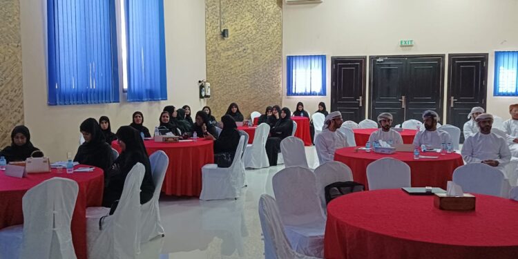 ختام البرنامج التدريبي للنظام العصري في إدارة الوثائق بمحافظة البريمي