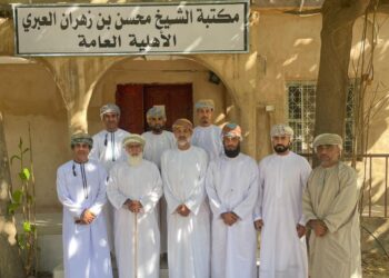 زيارة مجموعة عمان المجد إلى مكتبة الشيخ محسن بن زهران العبري الأهلية