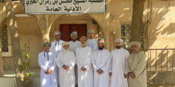 زيارة مجموعة عمان المجد إلى مكتبة الشيخ محسن بن زهران العبري الأهلية