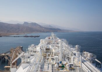 العمانية للغاز الطبيعي المسال تحقق إنجازاً آخراًإنتاج وتحميل 3000 شحنة