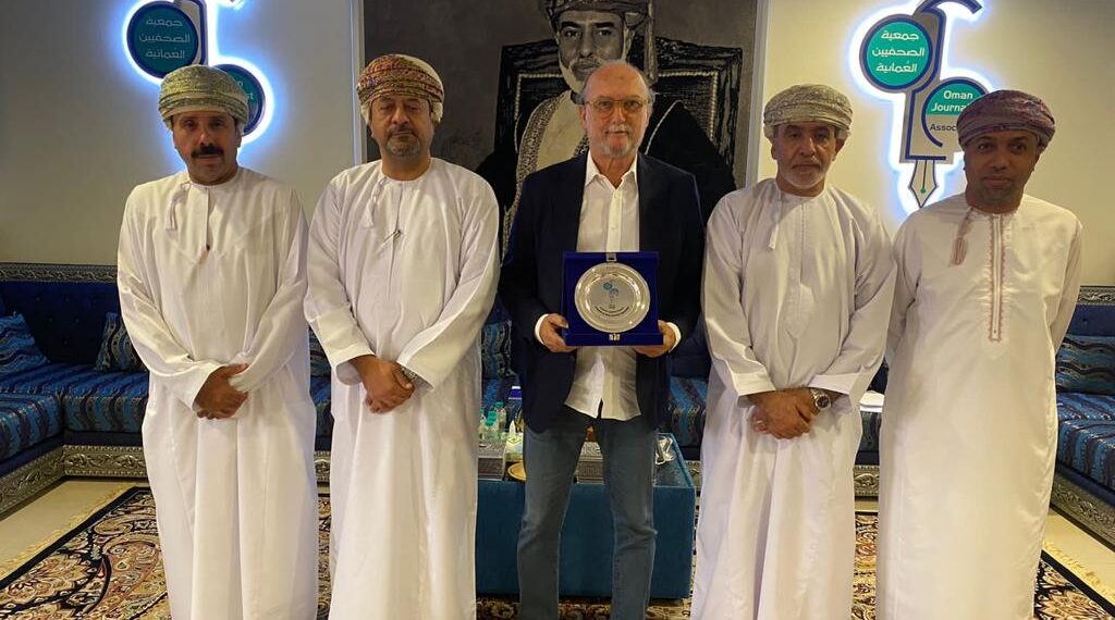 جمعية الصحفيين العمانية تبحث مجالات التعاون المشترك مع الاتحاد الدولي للصحافة الرياضية