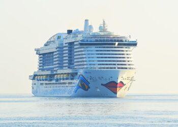 ميناء السلطان قابوس.. يستقبل السفينة السياحية آيدا كوسما 19 ميناء السلطان قابوس.. يستقبل السفينة السياحية آيدا كوسما