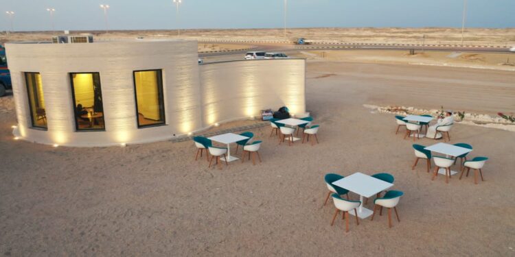 بدء استخدام وحدة تجارية باستخدام تقنية الطباعة ثلاثية الأبعاد في الدقم