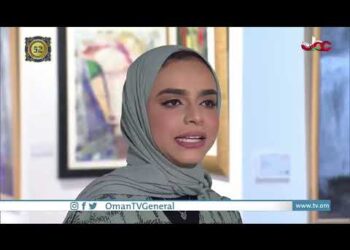 تبدو قصيدة ُ أراك عصي الدمع قصيدةً عاطفية، لكن القصة خلفها تروي بطولة أبي فراس الحمداني وأسره