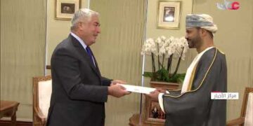 جلالة السلطان المعظم يتلقى رسالة خطية من فخامة رئيس طاجيكستان تسلمها معالي السيد وزير الخارجية.