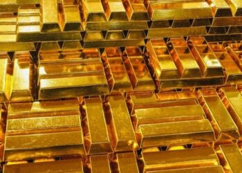الذهب يتراجع عن ذروة 3 أشهر