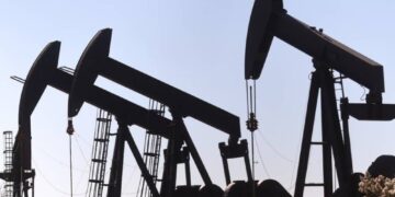 تراجع أسعار النفط بأكثر من 3 % في يومين