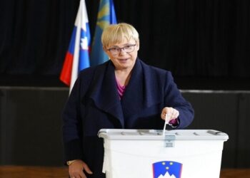 انتخاب ناتاشا بيرتس موسار رئيسة لسلوفينيا
