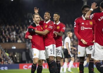 مانشستر يونايتد يفوز على فولهام 2 / 1 في الدوري الإنجليزي
