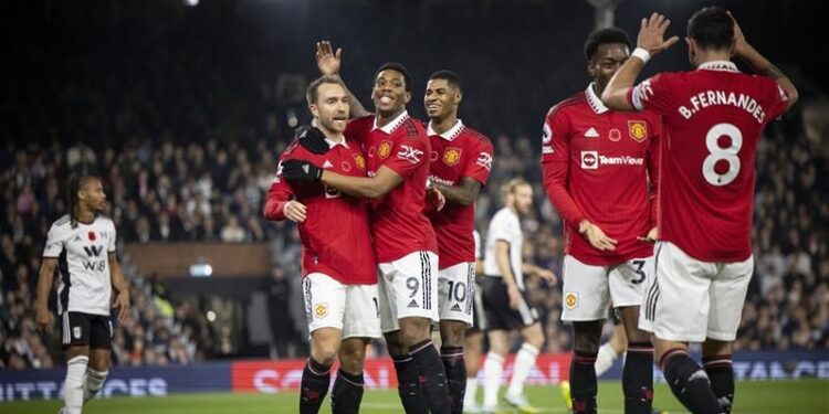 مانشستر يونايتد يفوز على فولهام 2 / 1 في الدوري الإنجليزي