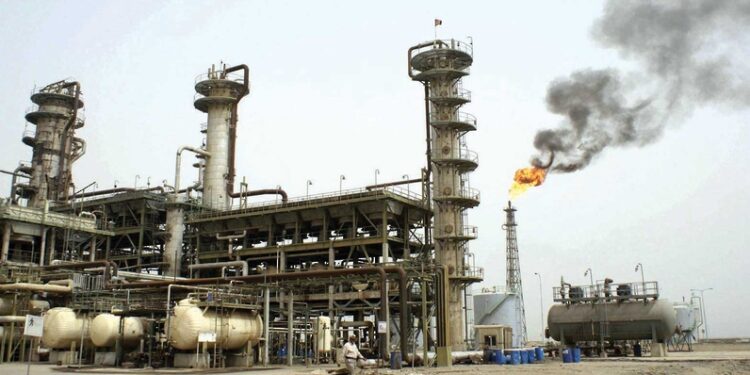 أسعار النفط تواصل مكاسبها نتيجة آمال زيادة الطلب الصيني