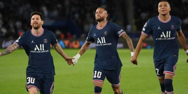 نادي باريس سان جيرمان يعزز صدارته للدوري الفرنسي
