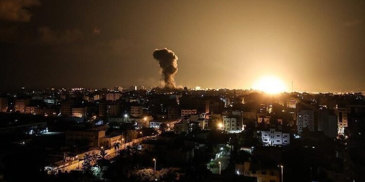 مقتل جنديين وإصابة ثلاثة آخرين في غارة إسرائيلية على الأراضي السورية 1 مقتل جنديين وإصابة ثلاثة آخرين في غارة إسرائيلية على الأراضي السورية