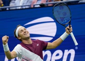 الأمريكي فريتز يفوز على نادال في البطولة الختامية لكرة المضرب