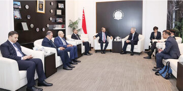 Sayyid Badr meets Singaporean Minister