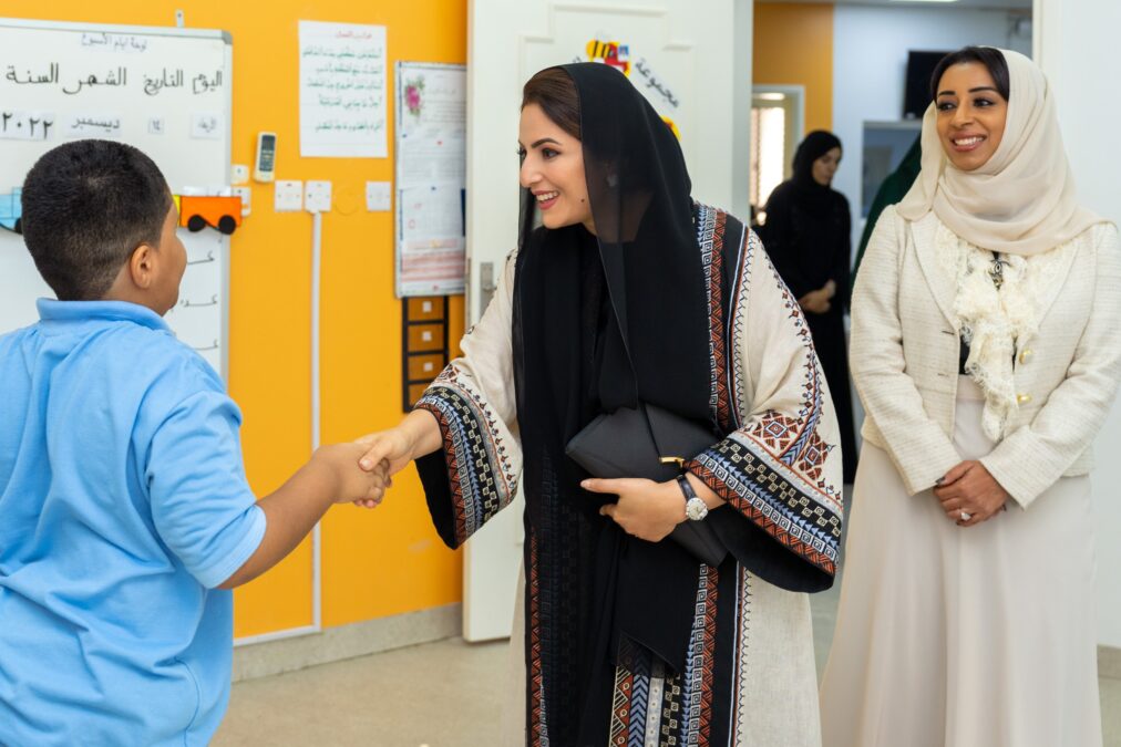 السيدة الجليلة تتفضل بزيارة جمعية الأطفال ذوي الاعاقة بالعذيبة بمحافظة مسقط 3 216C2887 98BB 4174 BF45 AABD4BEE37B4