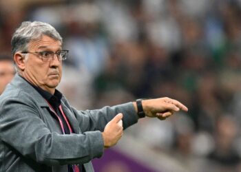 مارتينو يعلن مسؤوليته عن خروج المكسيك من المونديال