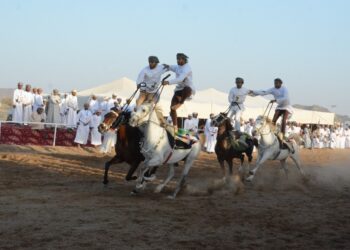 فعاليات متنوعة في مهرجان سباق عرضة الخيل بإبراء