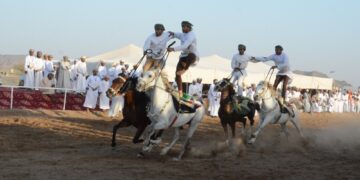 فعاليات متنوعة في مهرجان سباق عرضة الخيل بإبراء