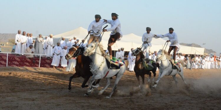 فعاليات متنوعة في مهرجان سباق عرضة الخيل بإبراء 1 فعاليات متنوعة في مهرجان سباق عرضة الخيل بإبراء