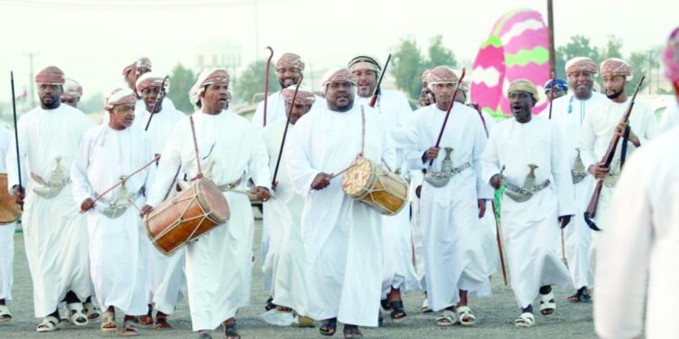 لوحات فنية ومعرض إستهلاكي في مهرجان السويق 2022 1 لوحات فنية ومعرض إستهلاكي في مهرجان السويق 2022