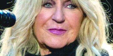 رحيل مغنية فرقة “فليتوود ماك” كريستين مكفي